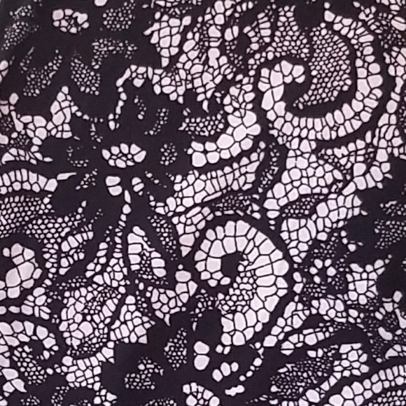 Black & White lace leggings - Picture 3 of 3